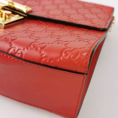 PrelovedGucci PadlockSmallGucci SignatureRed10015