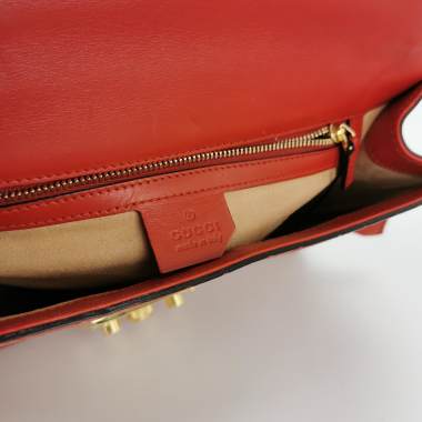 PrelovedGucci PadlockSmallGucci SignatureRed10015