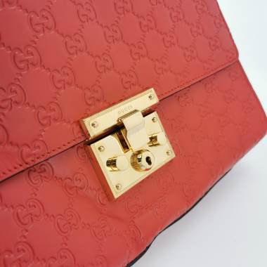 PrelovedGucci PadlockSmallGucci SignatureRed10015