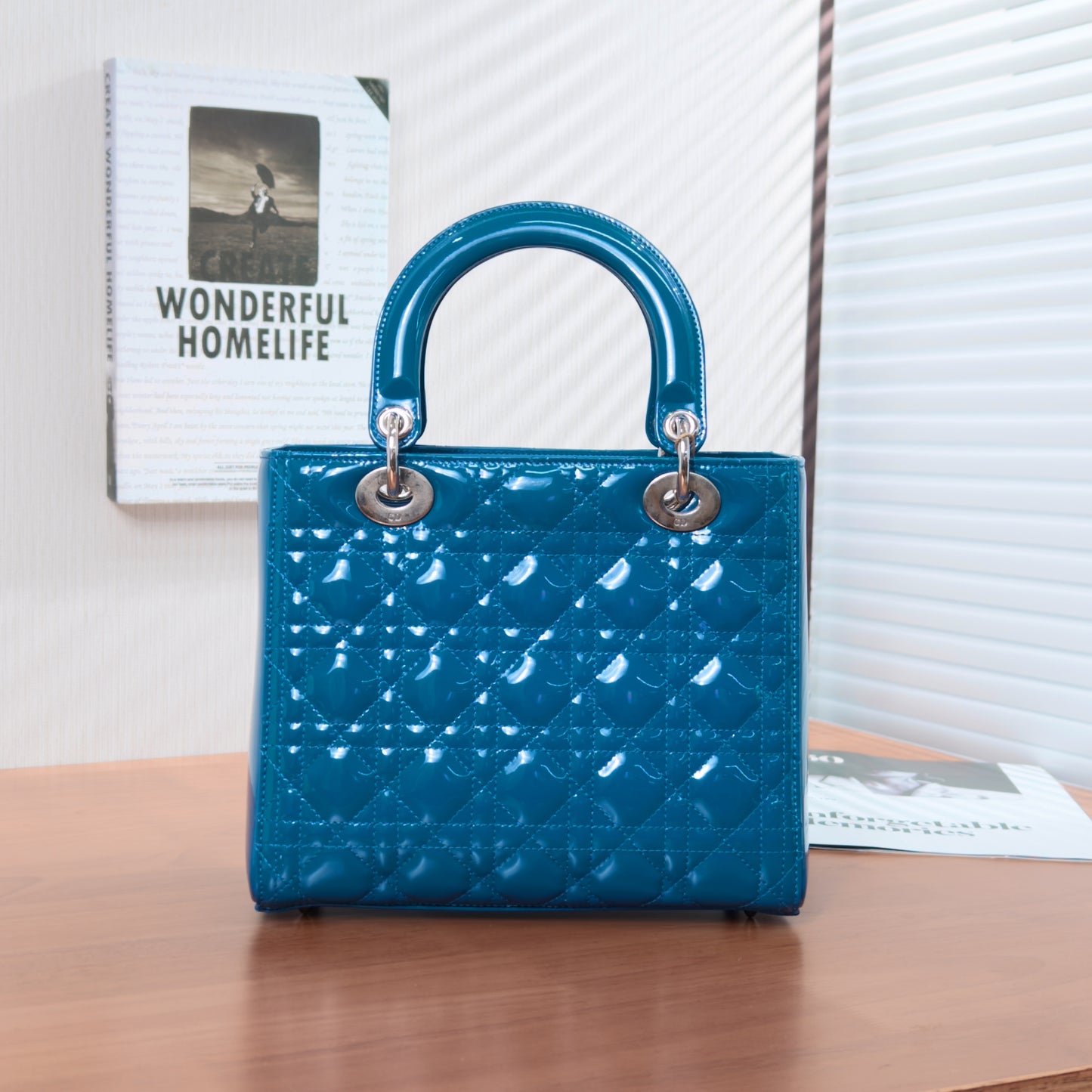 DIOR Lady Medium Bag24*20*12cm
3032607305742