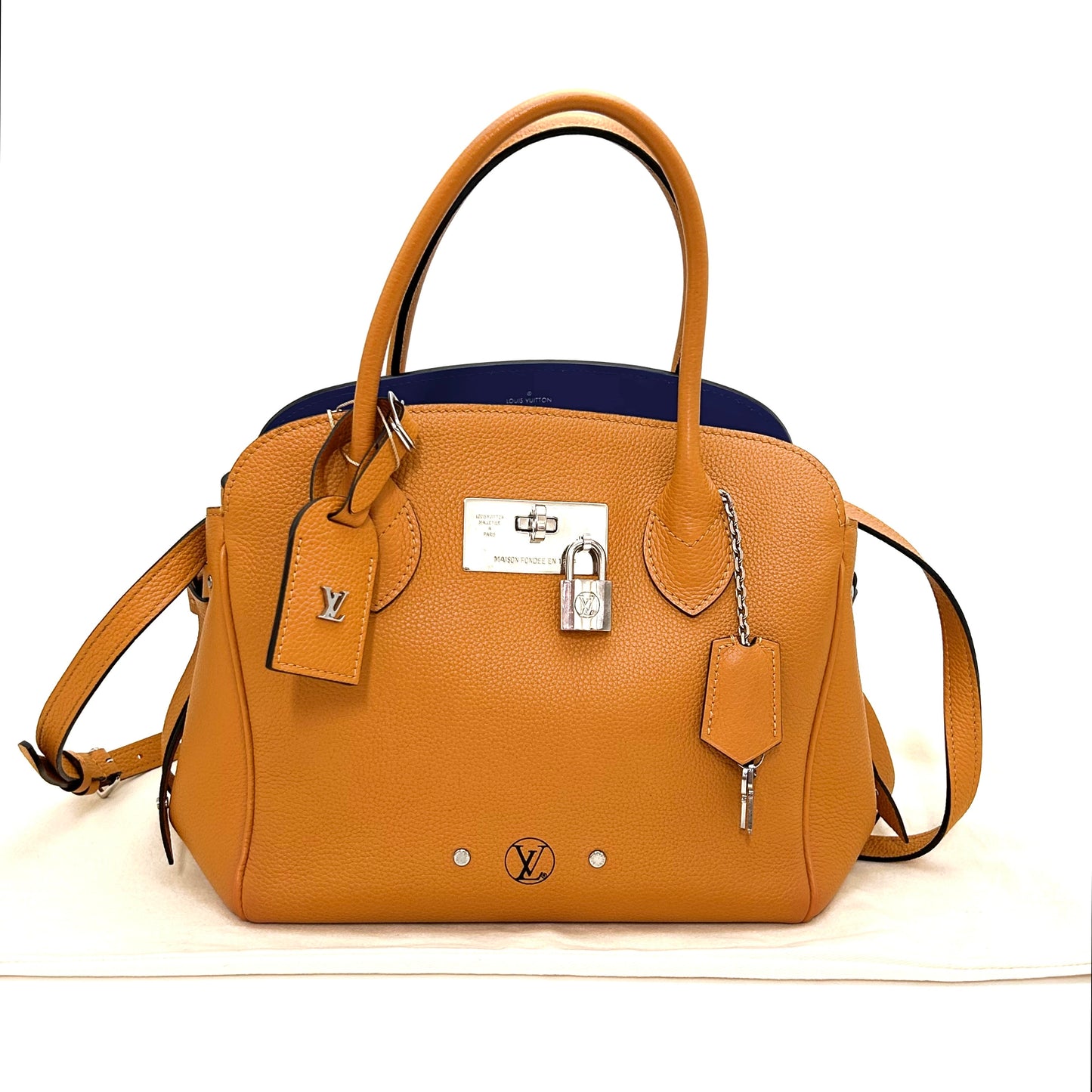 LV miIIaBag23*23*16cm
3052605101658