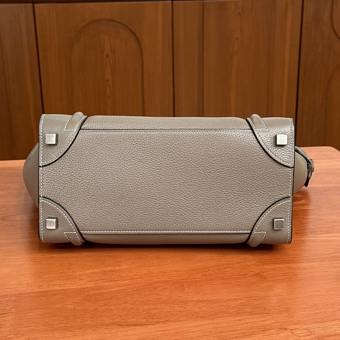 CELINE Luggage Bag
27*26*13cm
3102607122587
