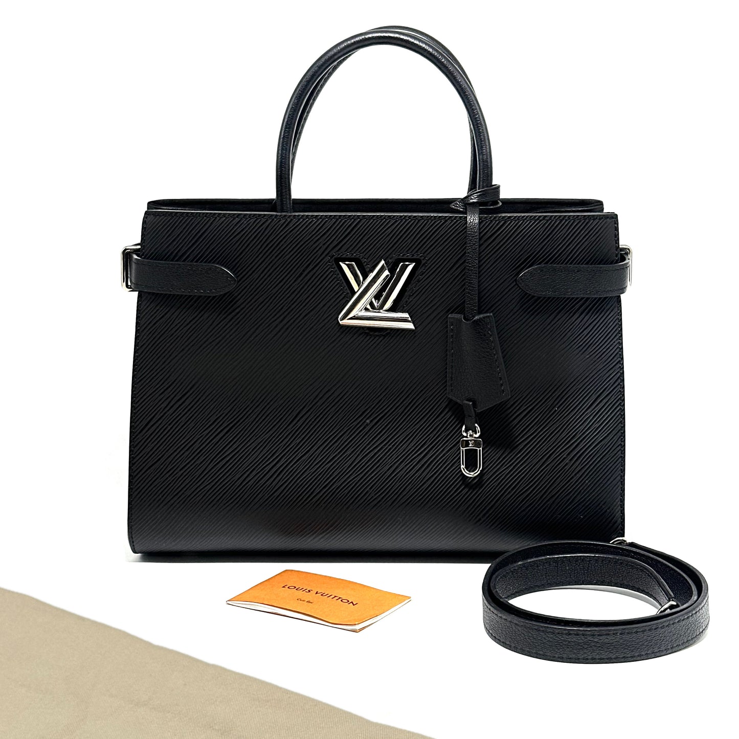 LV Twist Black 30*22*12cm
3022607244919