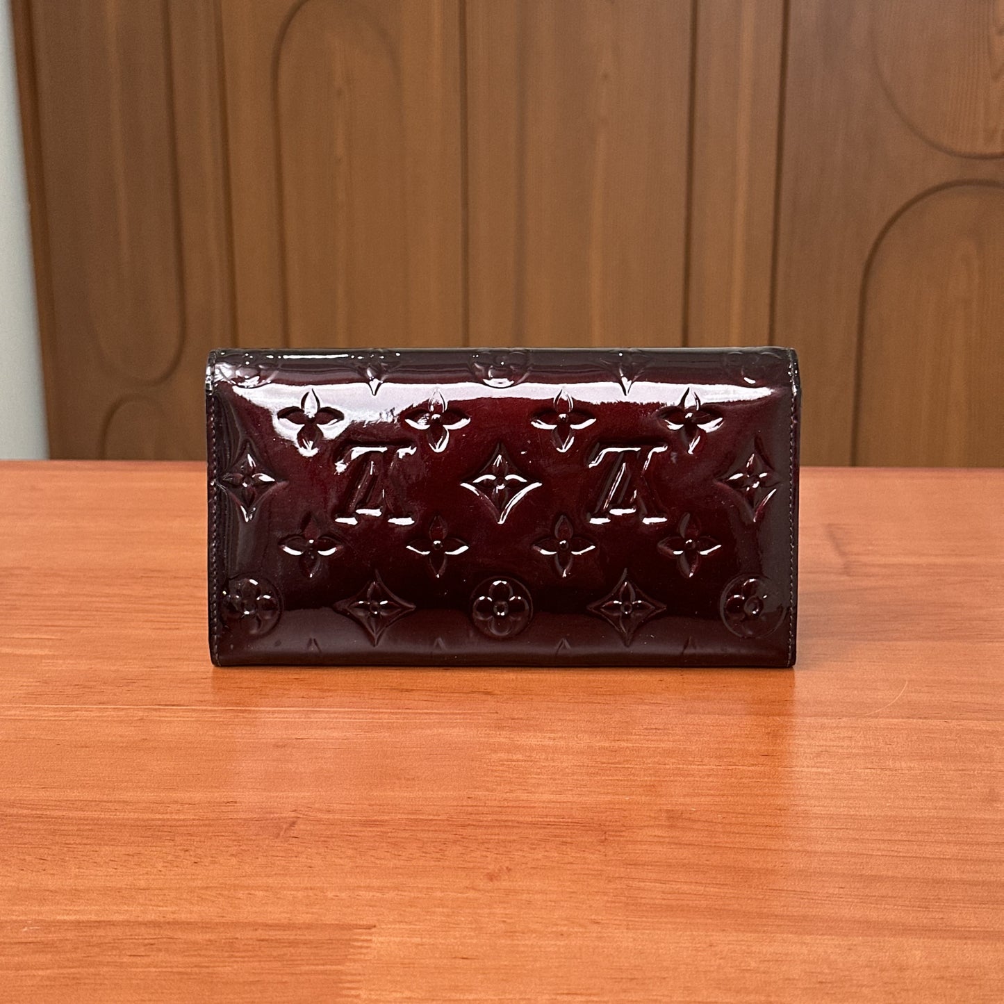 LV Wallet Cherry 19*9.5*2cm
3072608010043