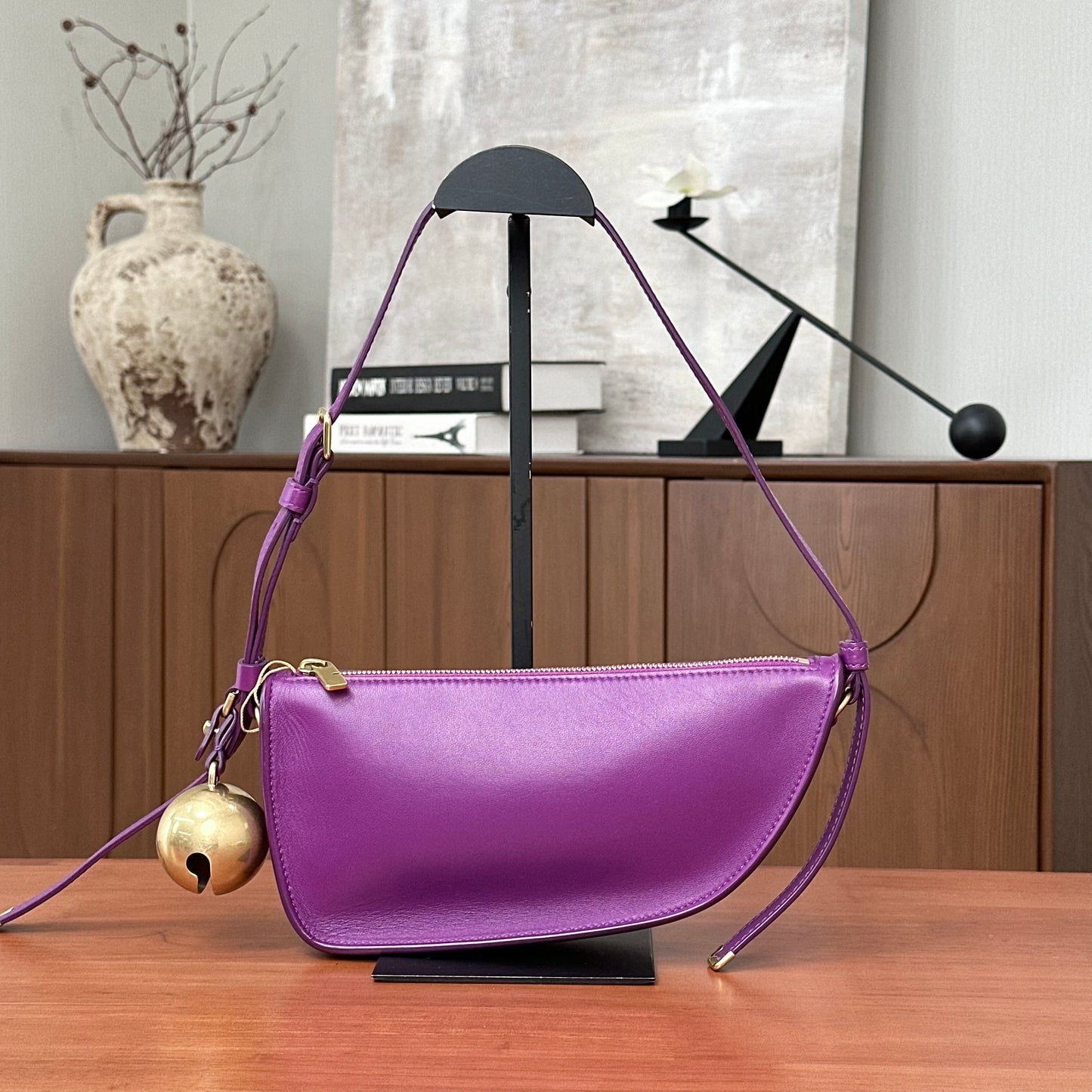 BURBERRY Shield Shoulder Bag25*12*6cm
3102607285550