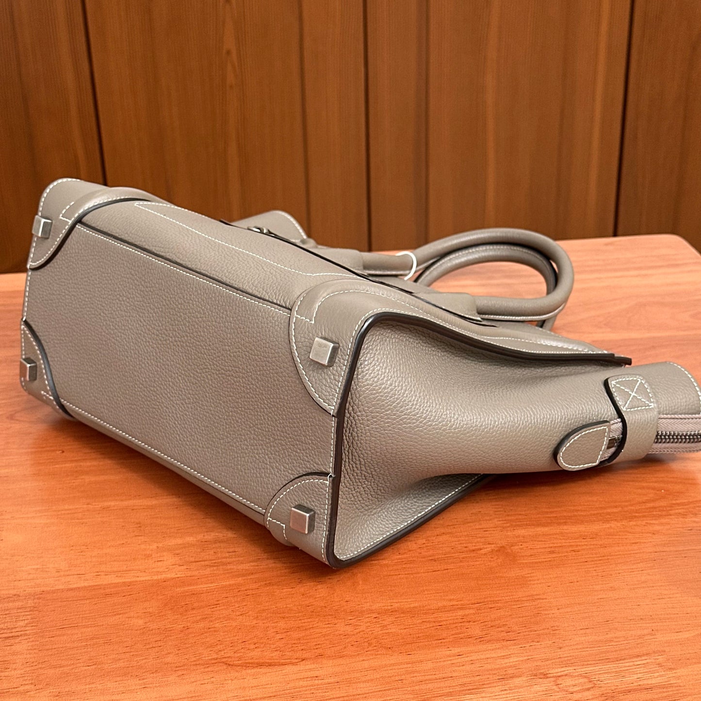 CELINE Luggage Bag
27*26*13cm
3102607122587