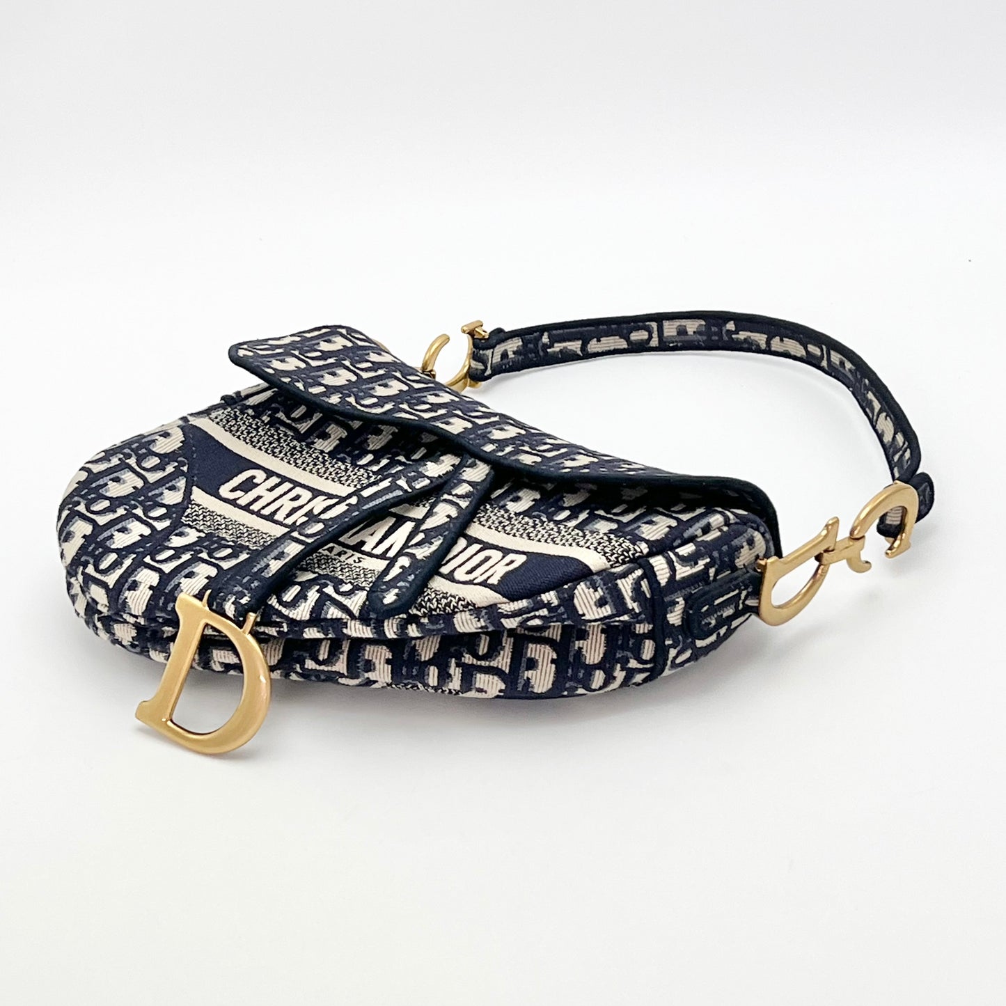 DIOR Saddle Bag25*20*6.5cm
6062607285528