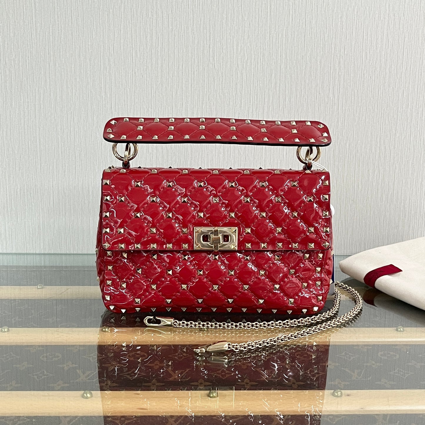 VALENTINO Rockstud Spike Bag23.5*15*7cm
3072607194018