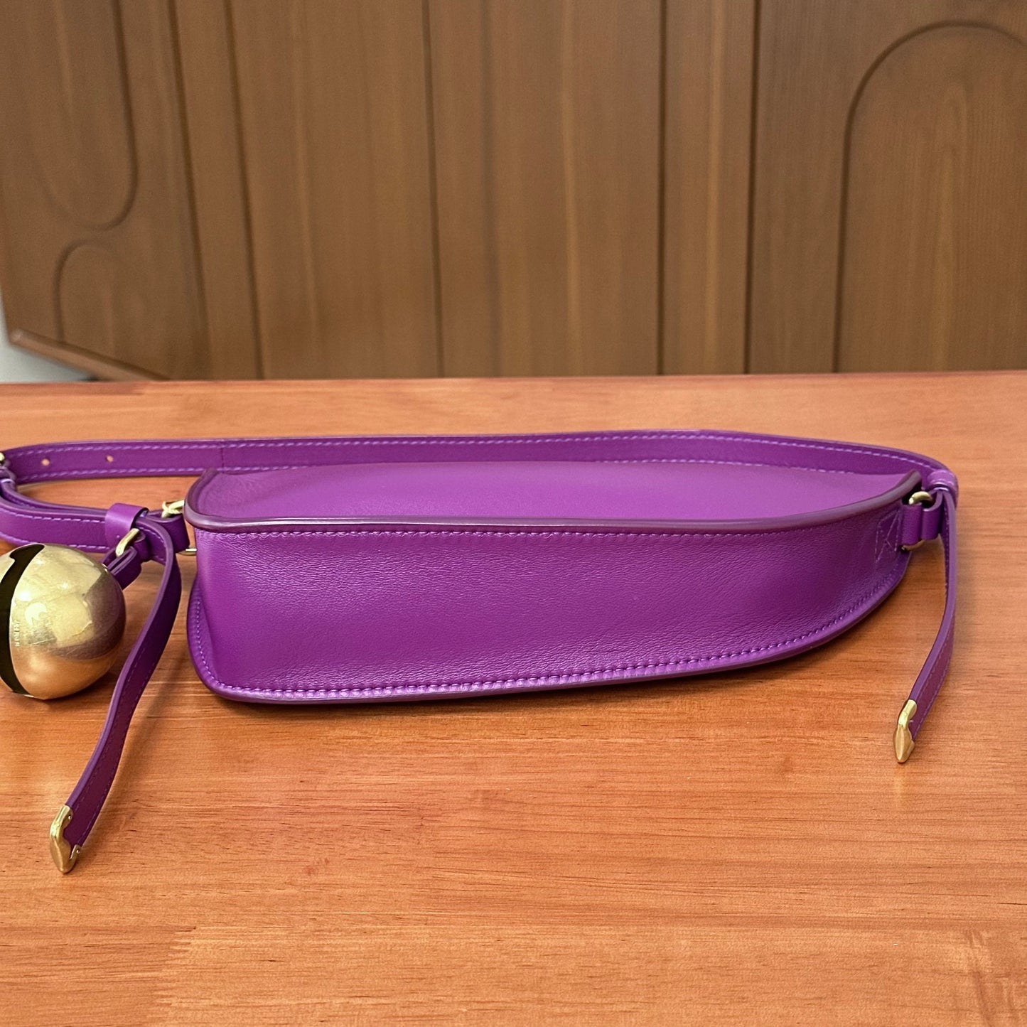 BURBERRY Shield Shoulder Bag25*12*6cm
3102607285550
