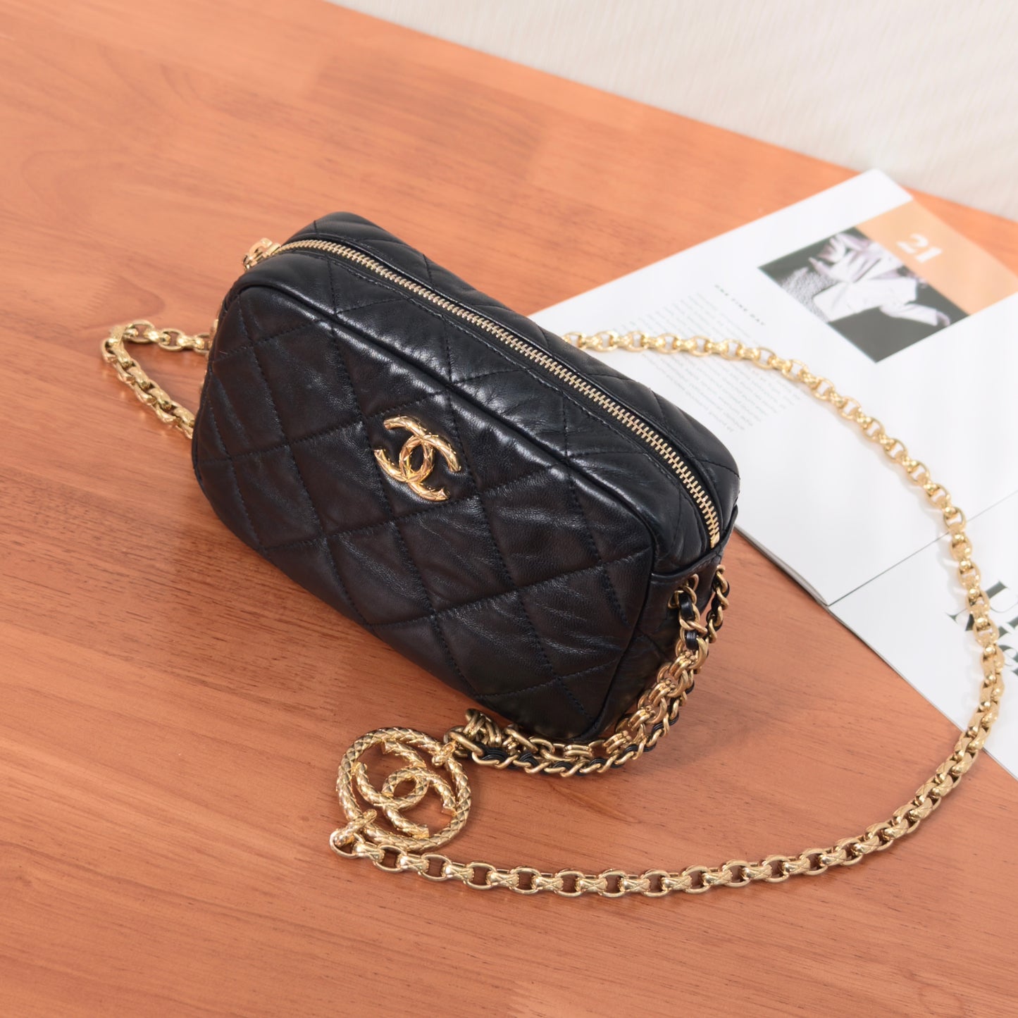 CHANEL Black Bag20*14*7cm
6042607305785
