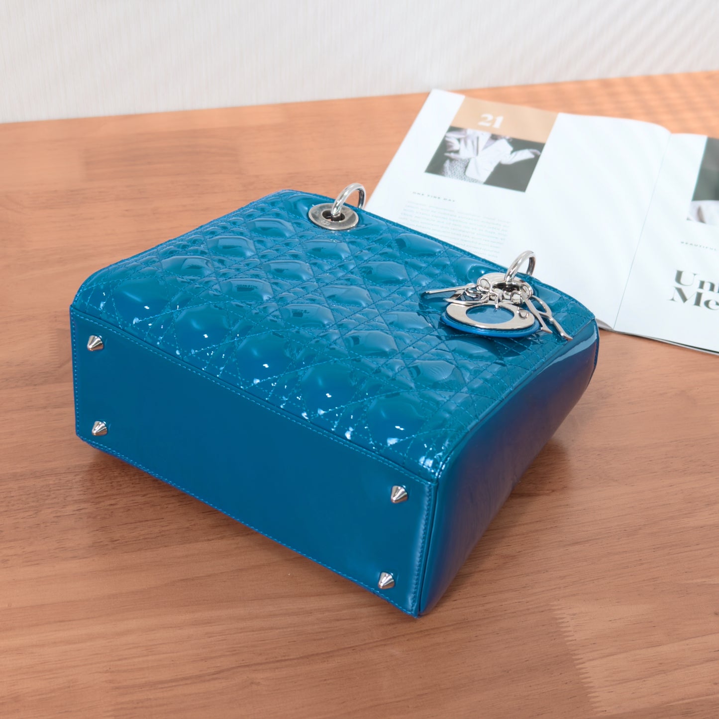 DIOR Lady Medium Bag24*20*12cm
3032607305742