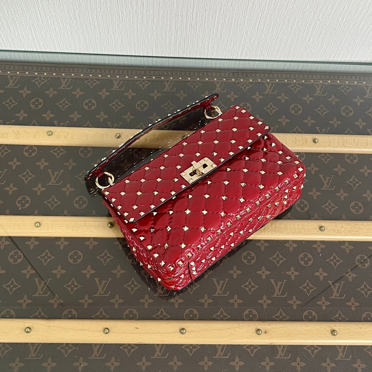 VALENTINO Rockstud Spike Bag23.5*15*7cm
3072607194018