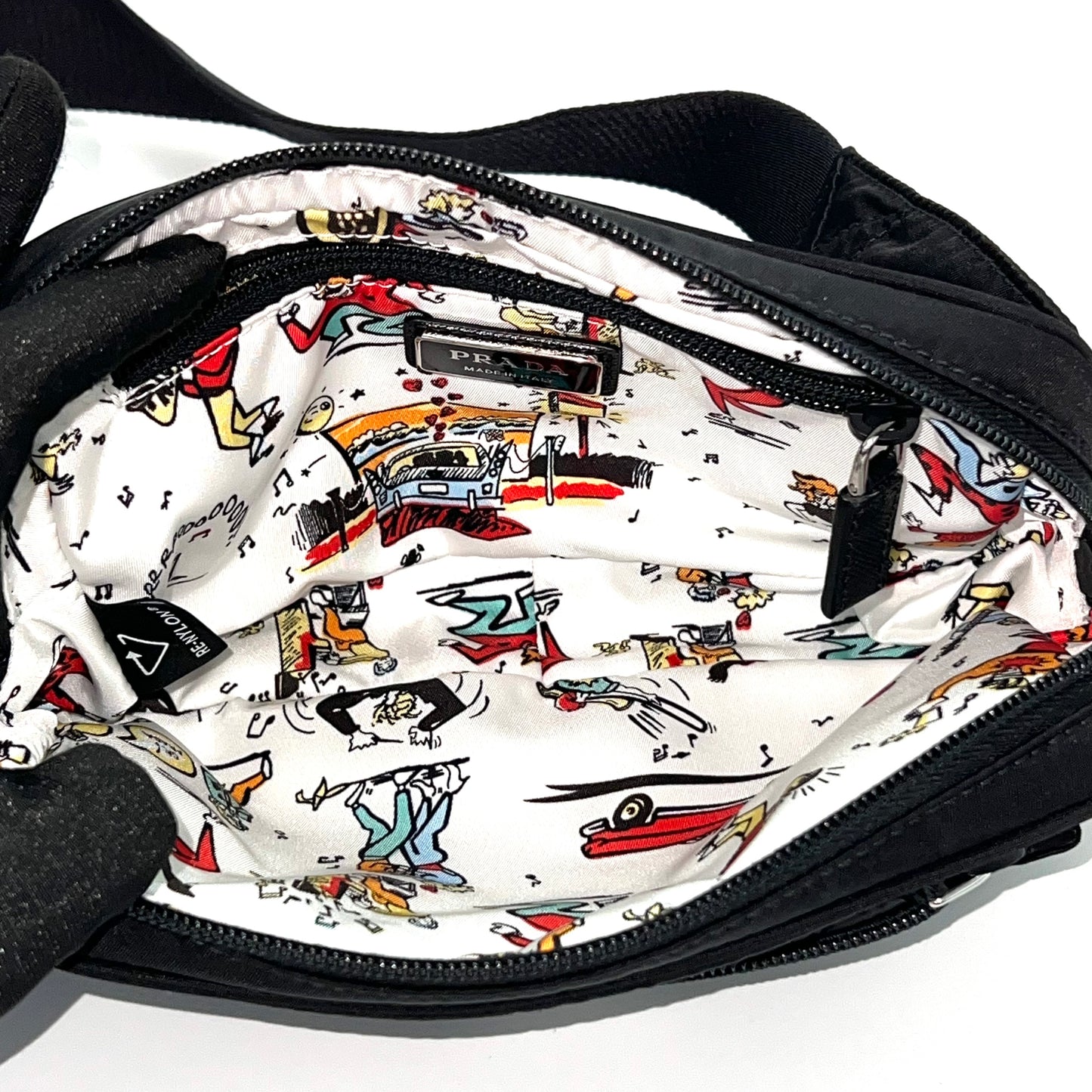 PRADA Bag22*13*4.5cm
3102607315816