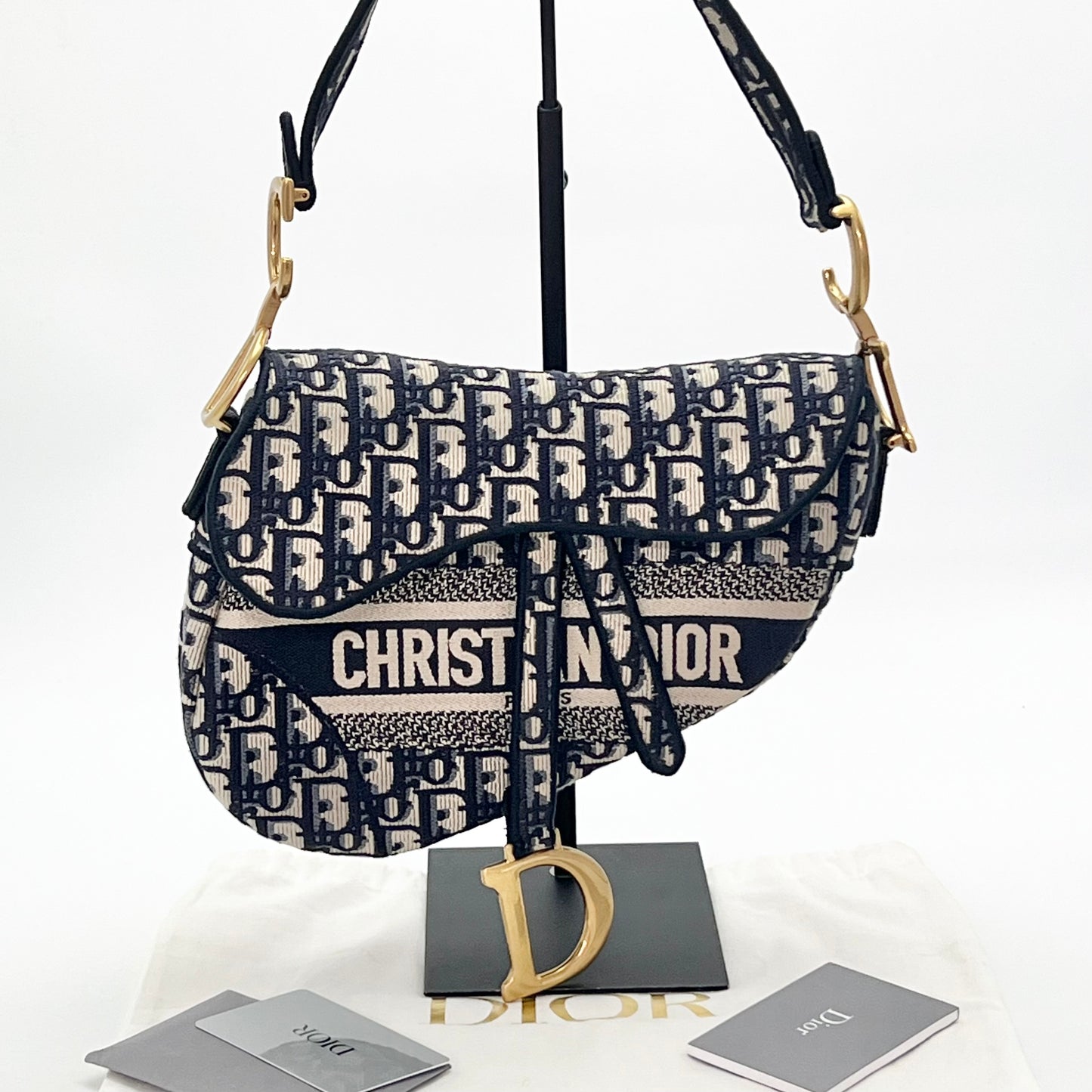 DIOR Saddle Bag25*20*6.5cm
6062607285528