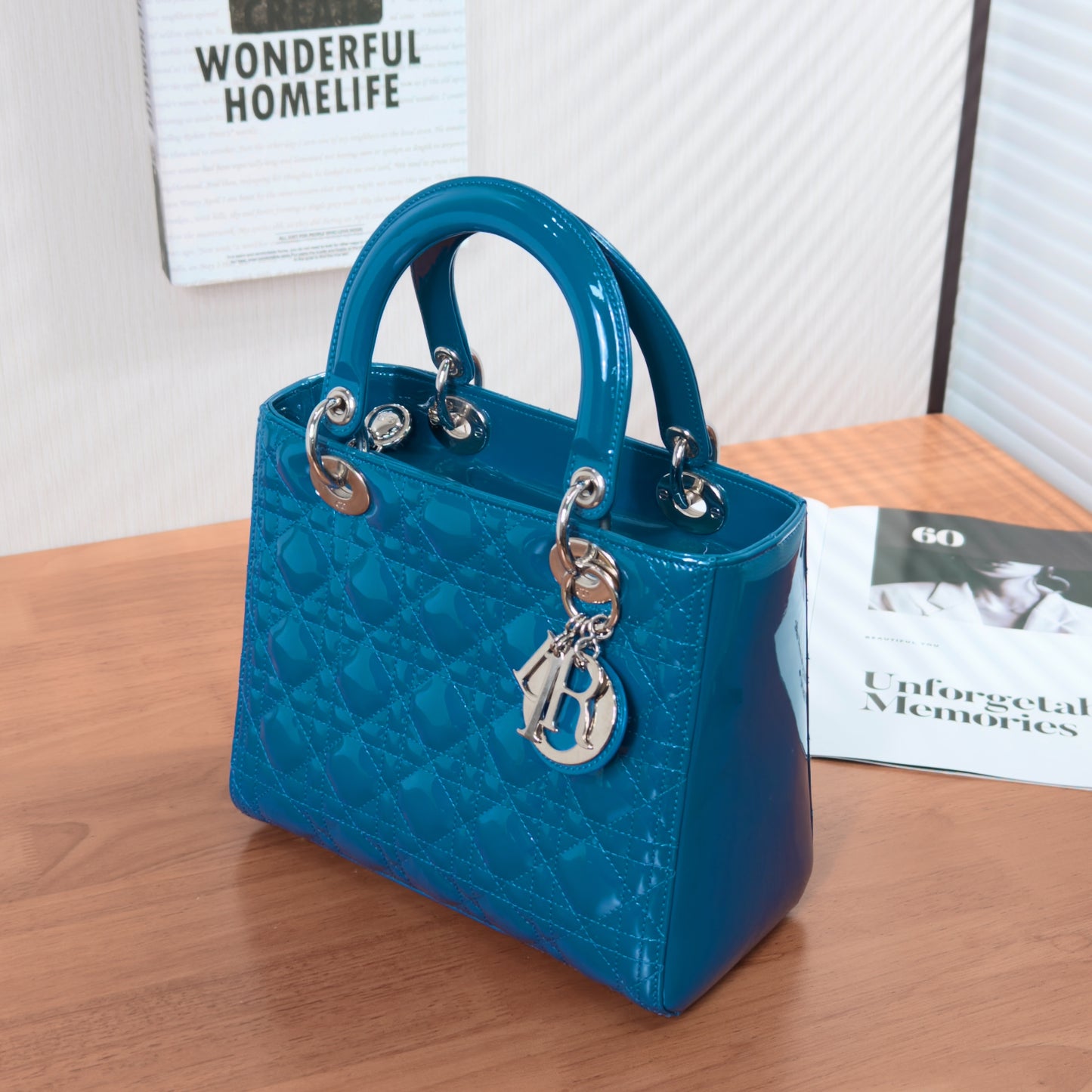 DIOR Lady Medium Bag24*20*12cm
3032607305742