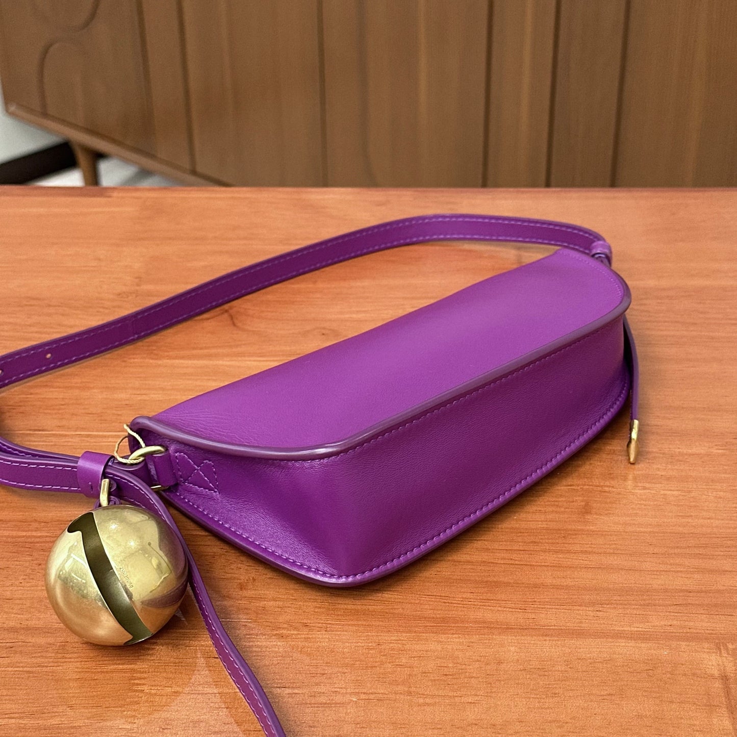 BURBERRY Shield Shoulder Bag25*12*6cm
3102607285550