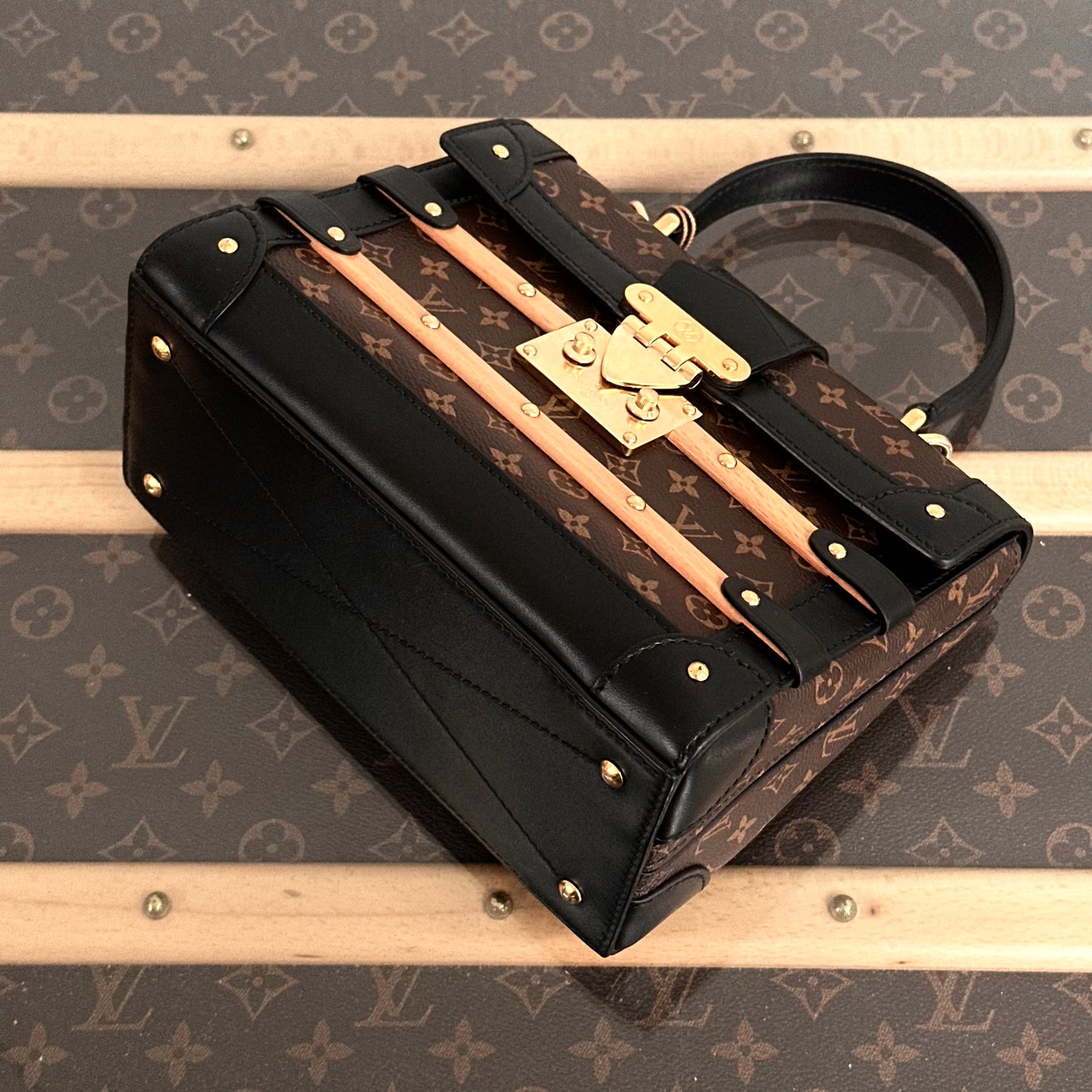 LV TrianonBag21*17*10cm
3032607275386