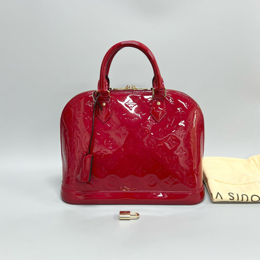 LV Alma MM 31x23x15cm XJ17131