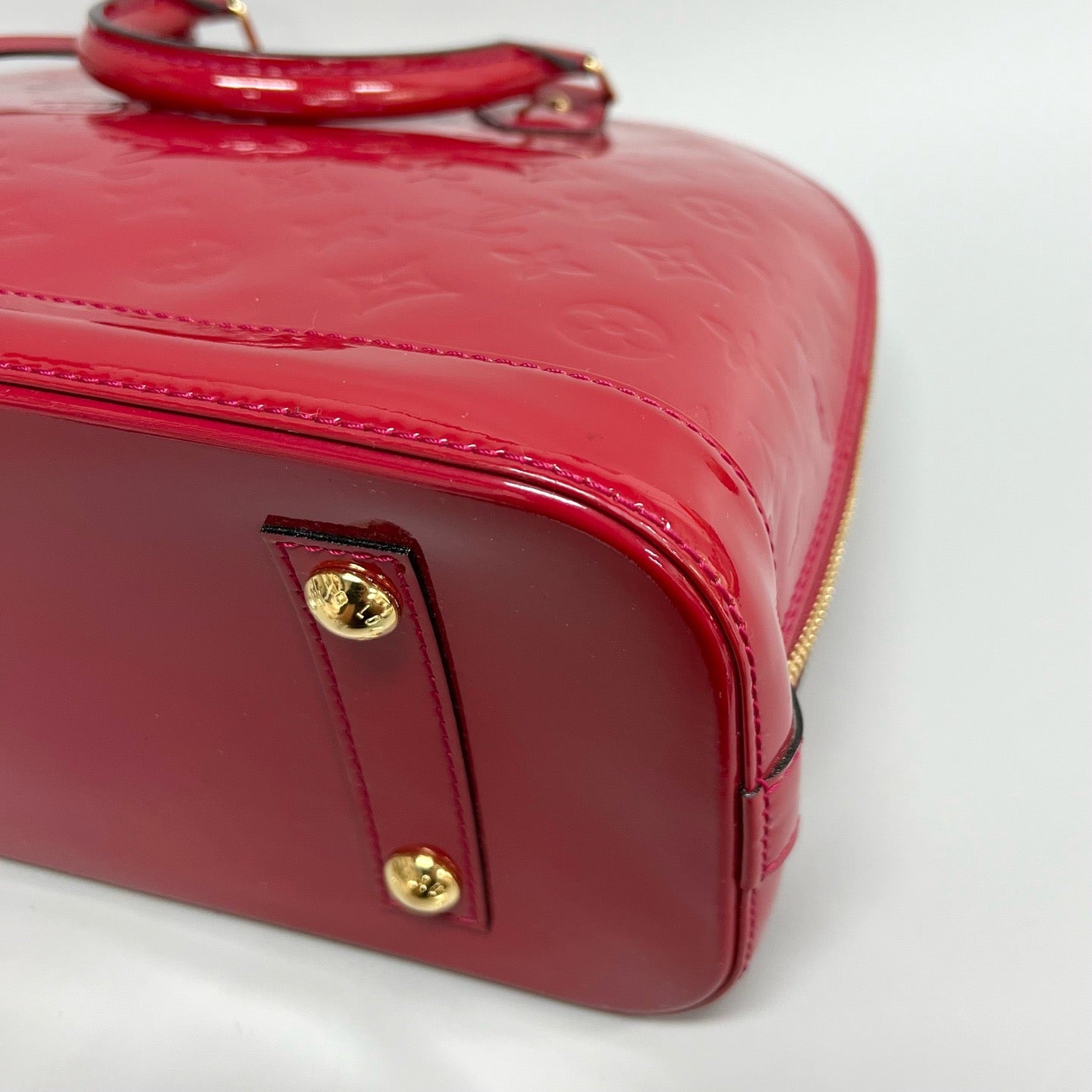LV Alma MM 31x23x15cm XJ17131