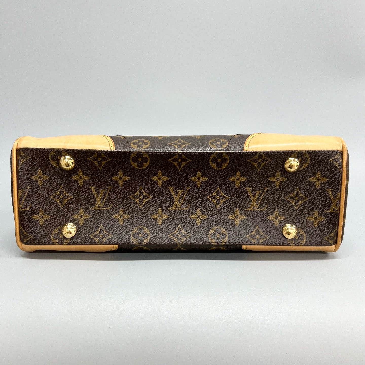 LV Bag 33*18*12cm XJ17192
