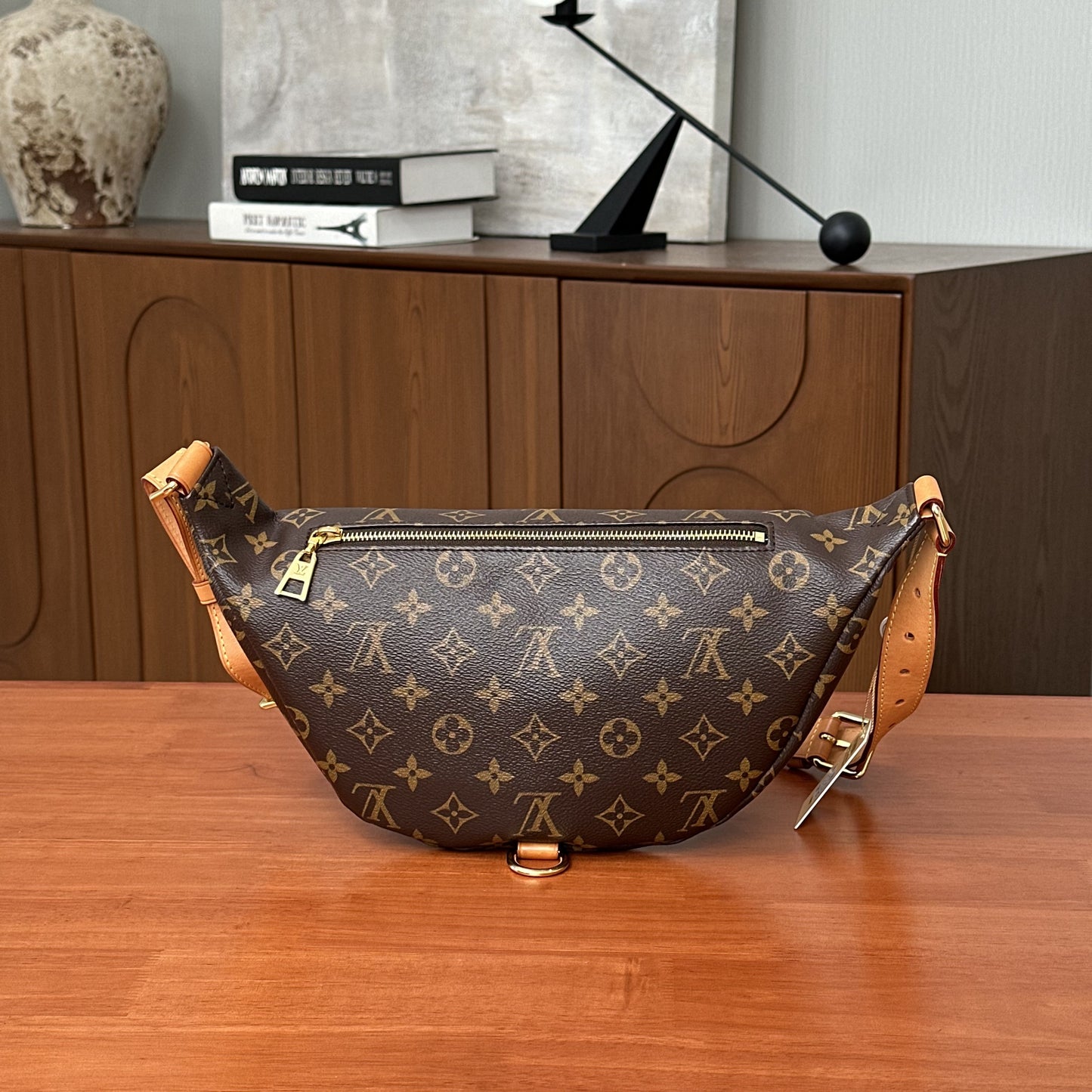 LV belt bumbag37*14*14cm
3032607244907