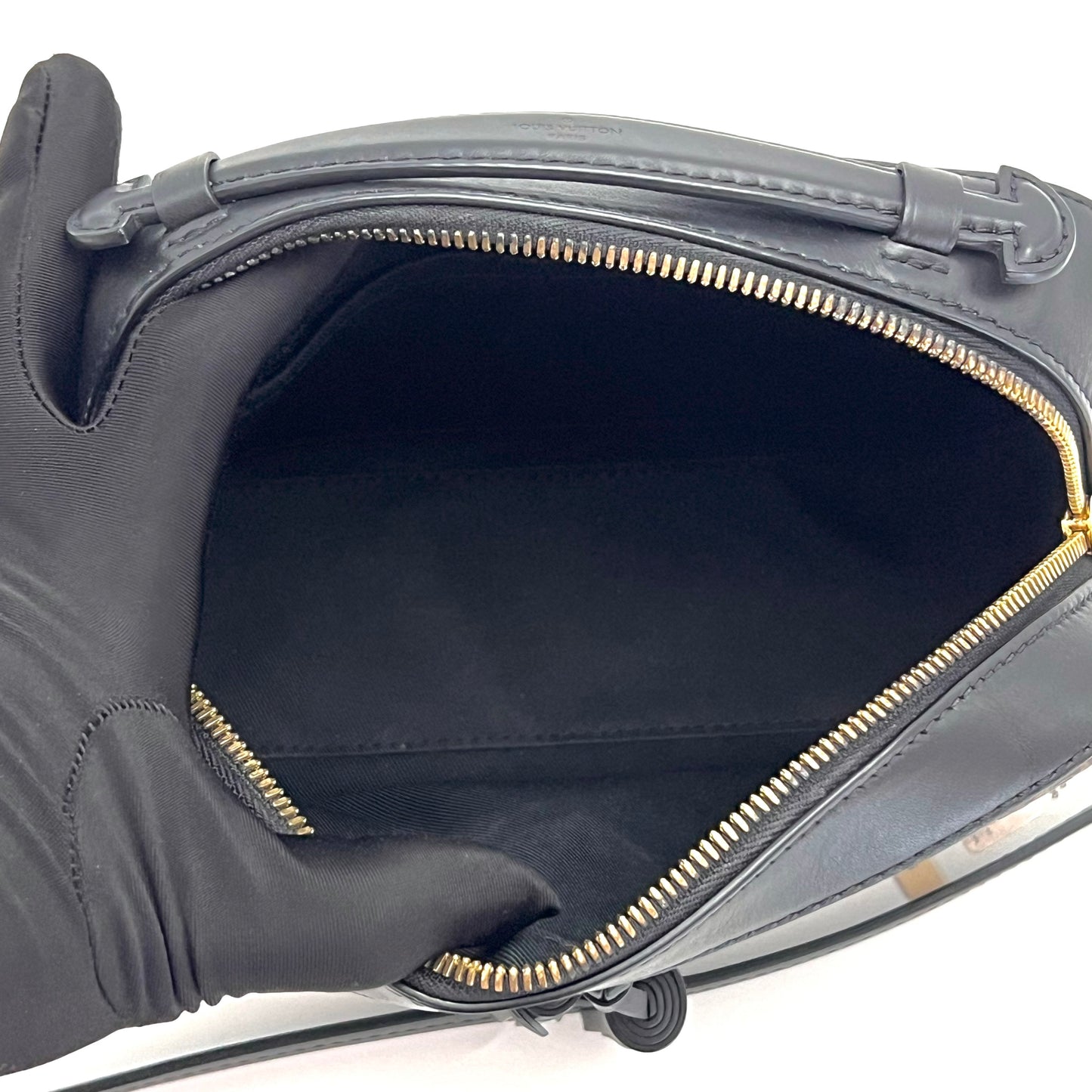 LV Bag 22*14*7cm
3032605285023