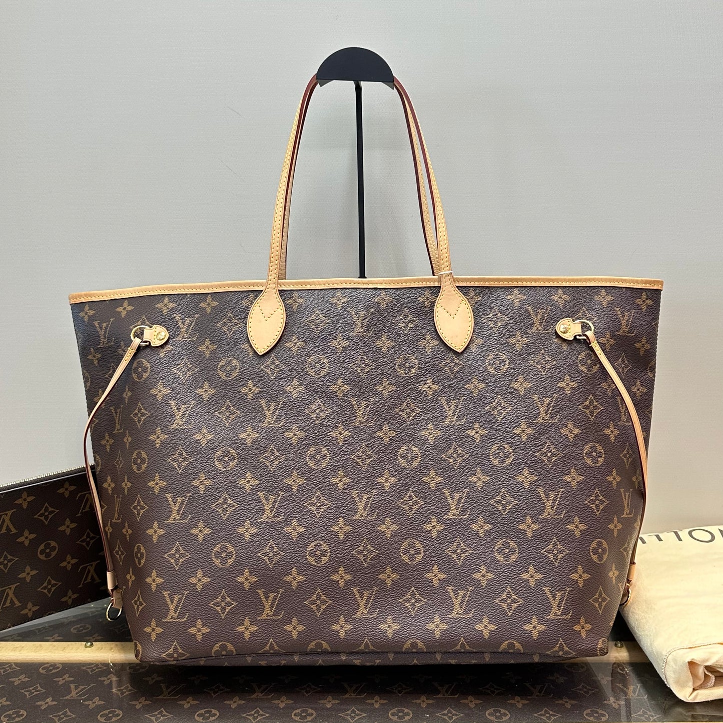 LV Neverfull GM Tote Bag39*32*19cm
3032605264534