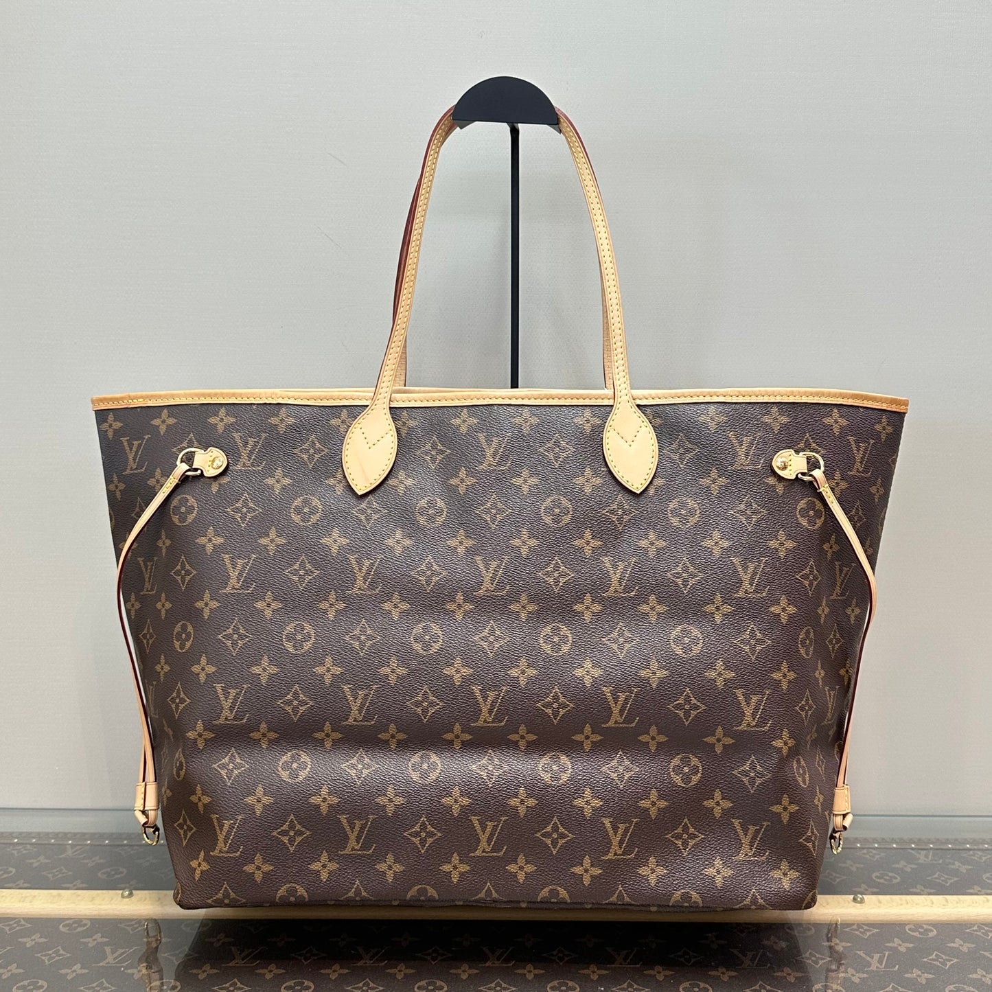 LV Neverfull GM Tote Bag39*32*19cm
3032605264534