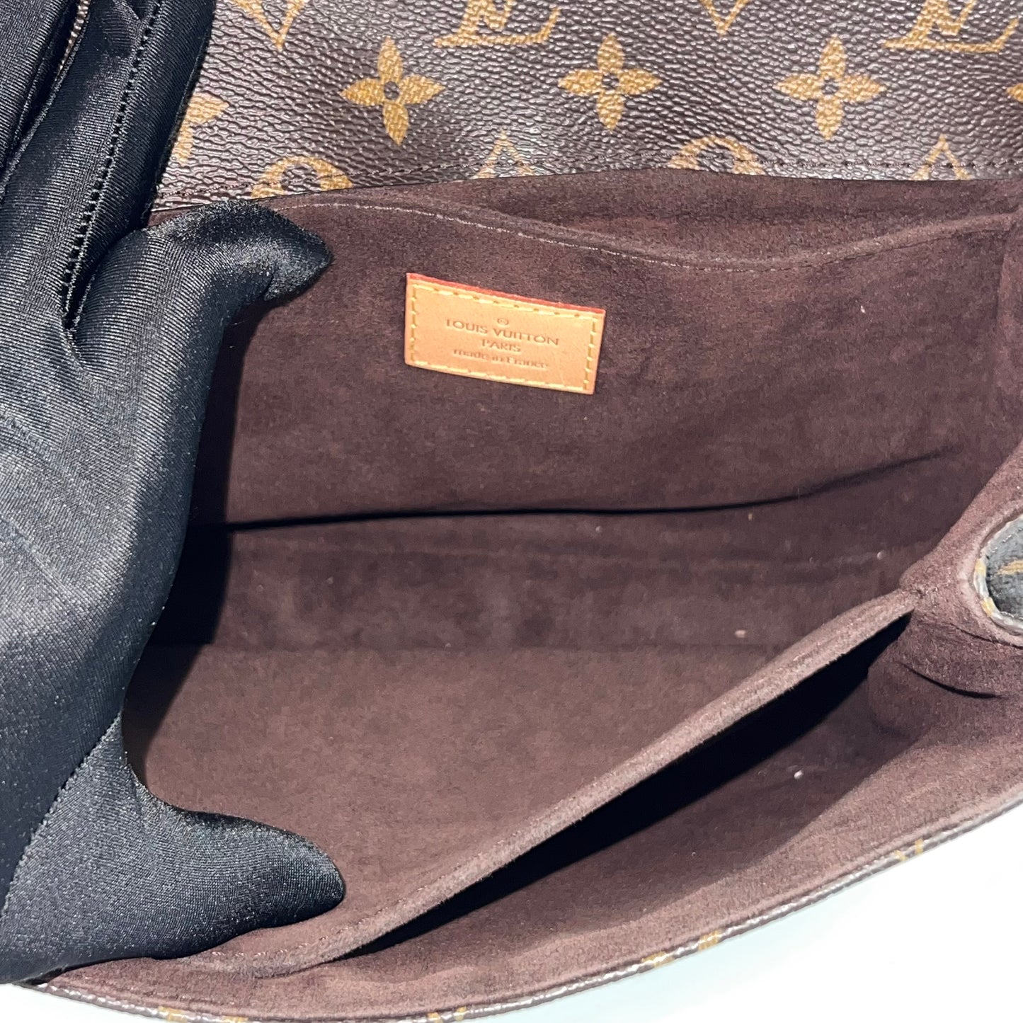 LV Métis Pochette Bag24*19*7cm
3062606163013