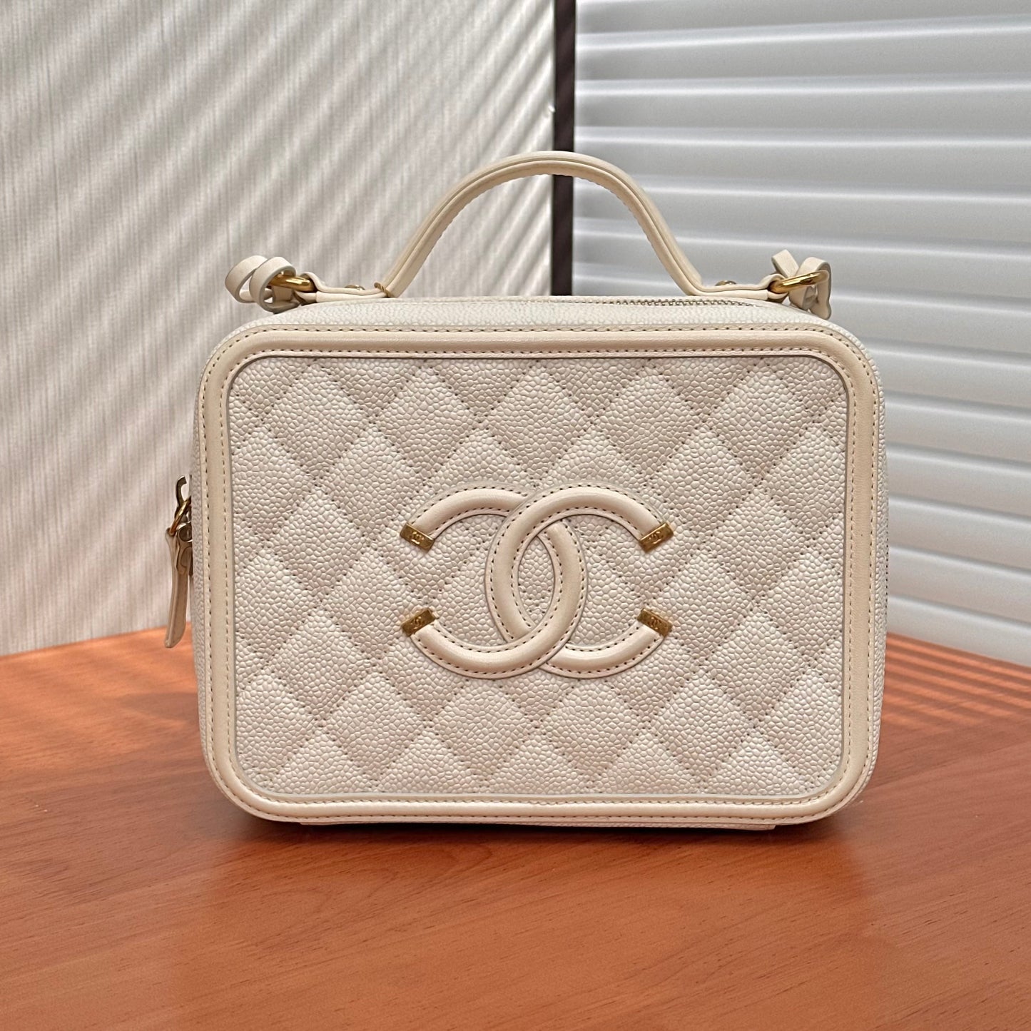 CHANEL vanity case Medium Bag20*15*7cm
3072607285516