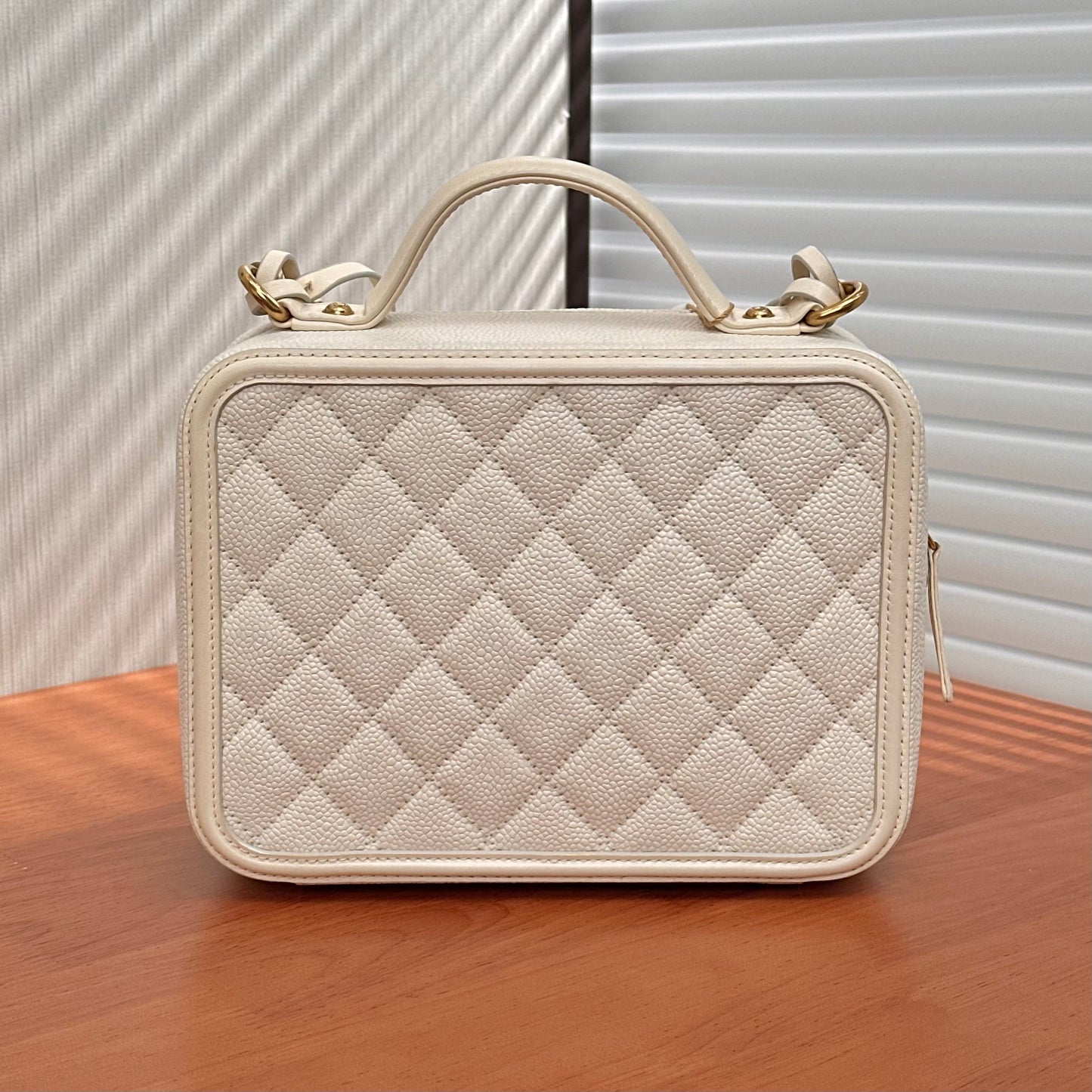 CHANEL vanity case Medium Bag20*15*7cm
3072607285516