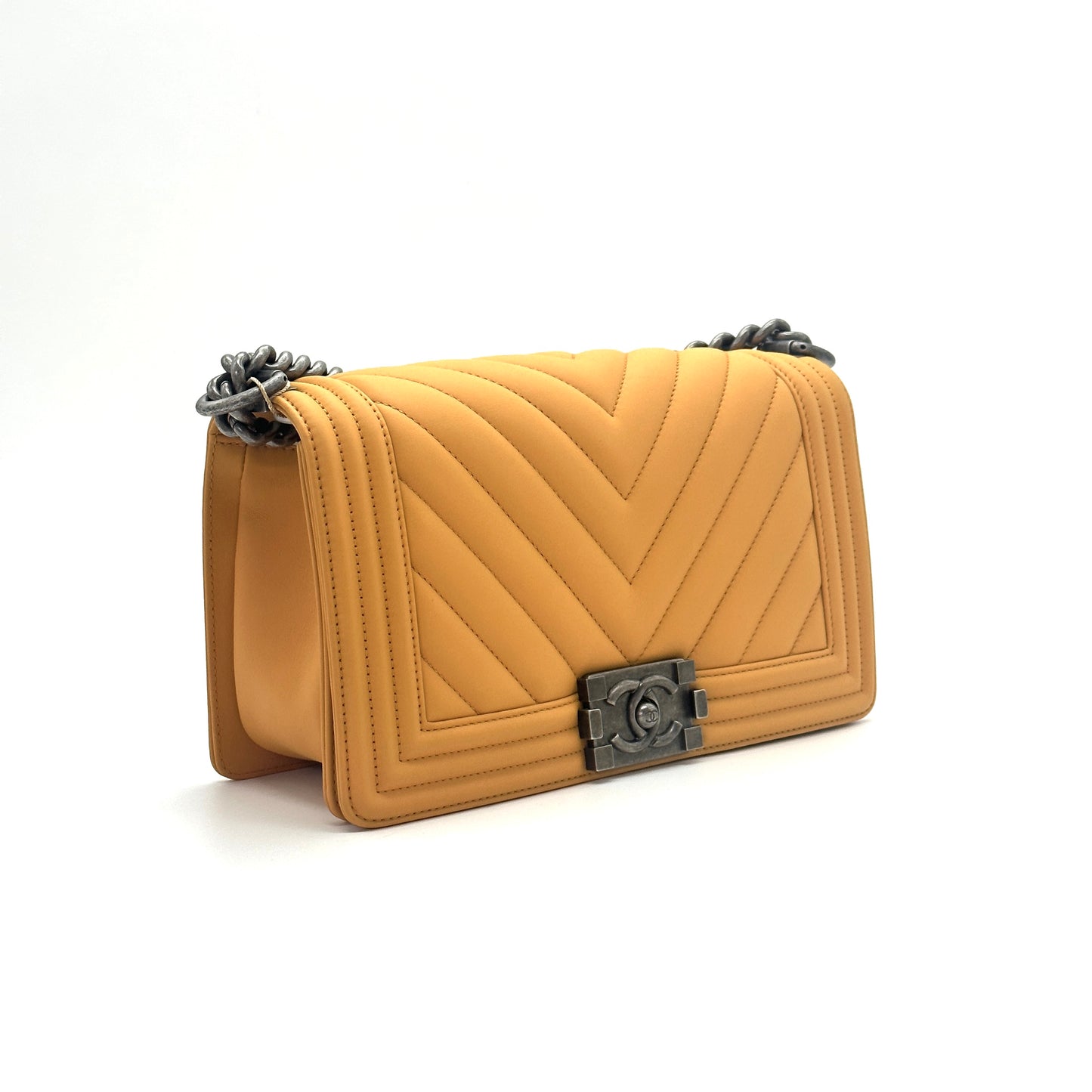 CHANEL Leboy Bag25*15*7cm
3042607214370