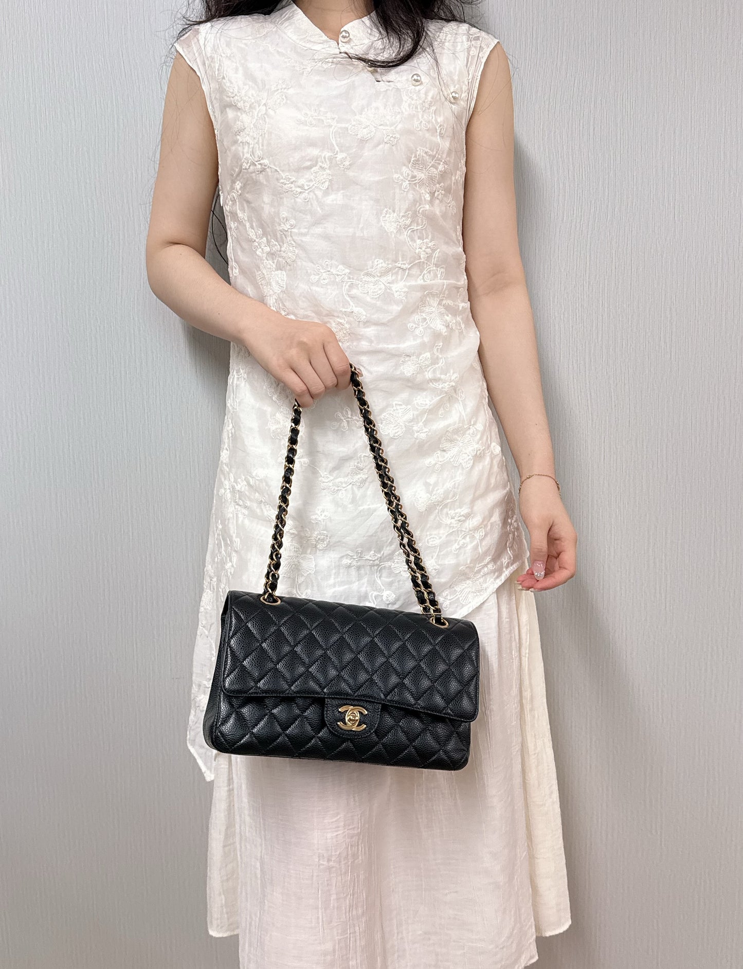CHANEL CF Medium Caviar Black 25.5*15*7cm
3032607295651