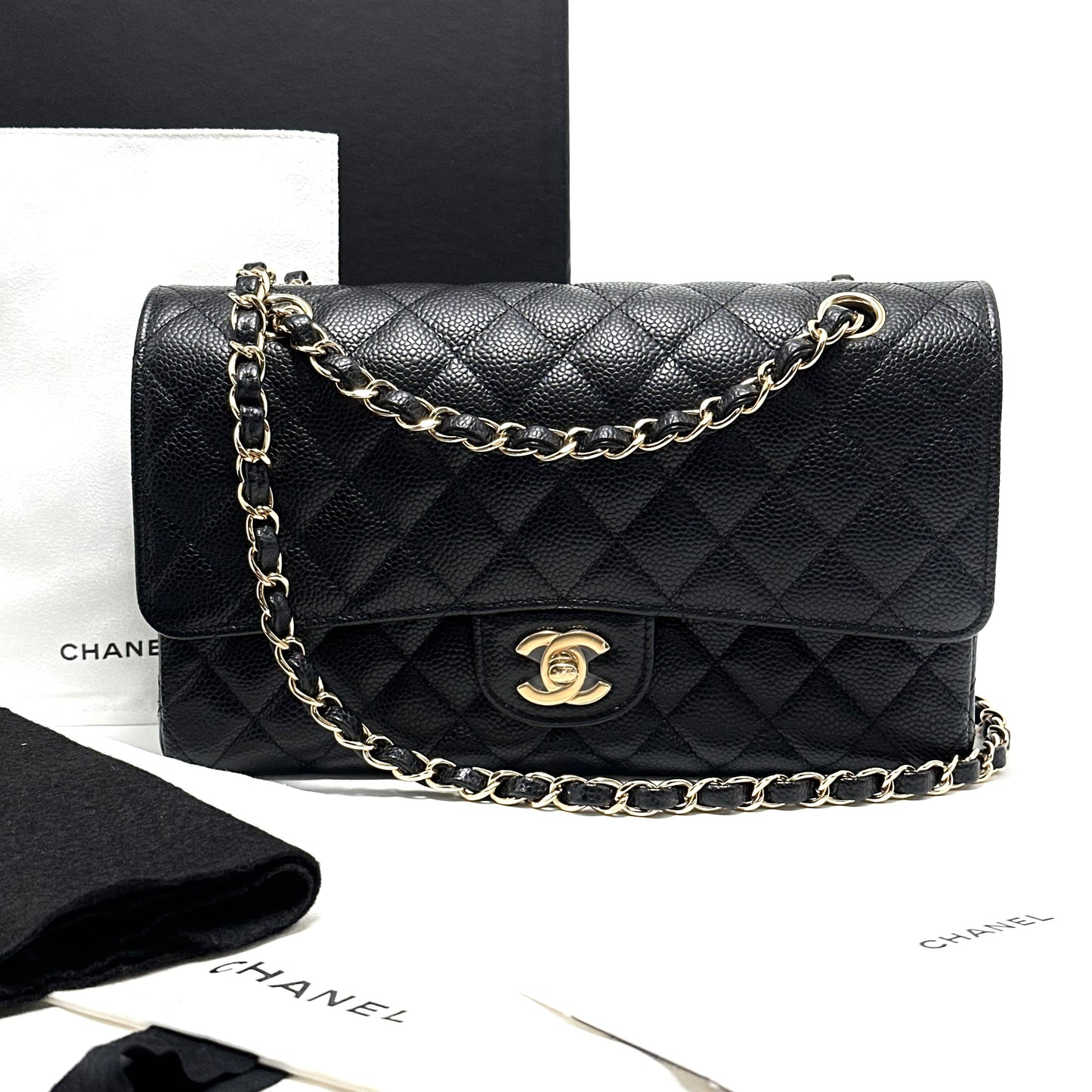 CHANEL CF Medium Caviar Black 25*15*6.5cm
X012607305717