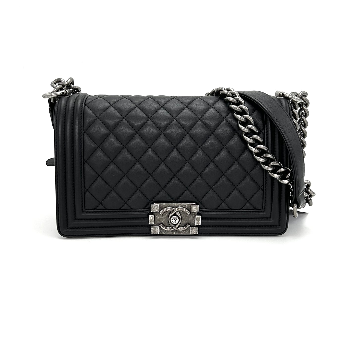 CHANEL Leboy Black 25*15*7cm
3022601060733
