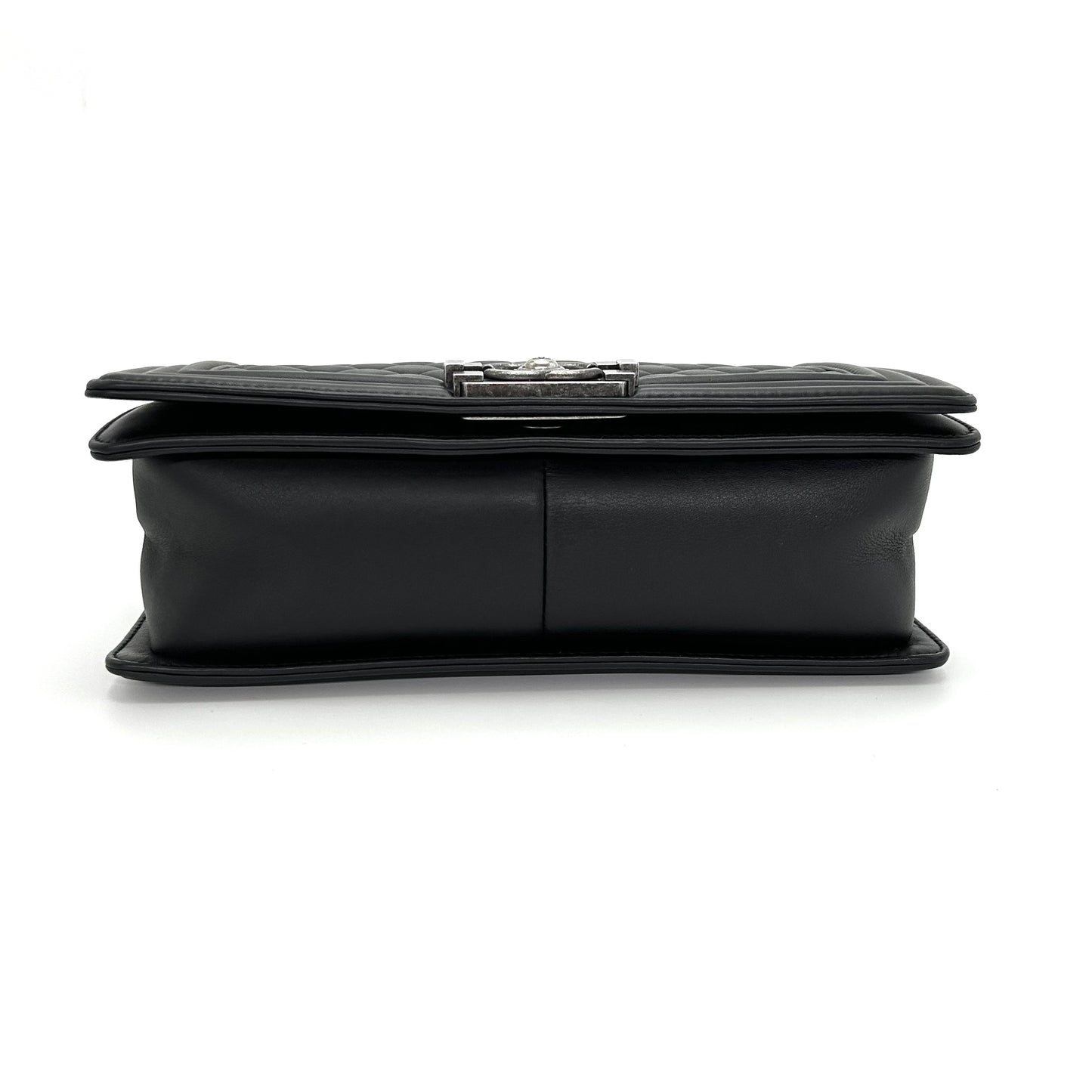 CHANEL Leboy Black 25*15*7cm
3022601060733