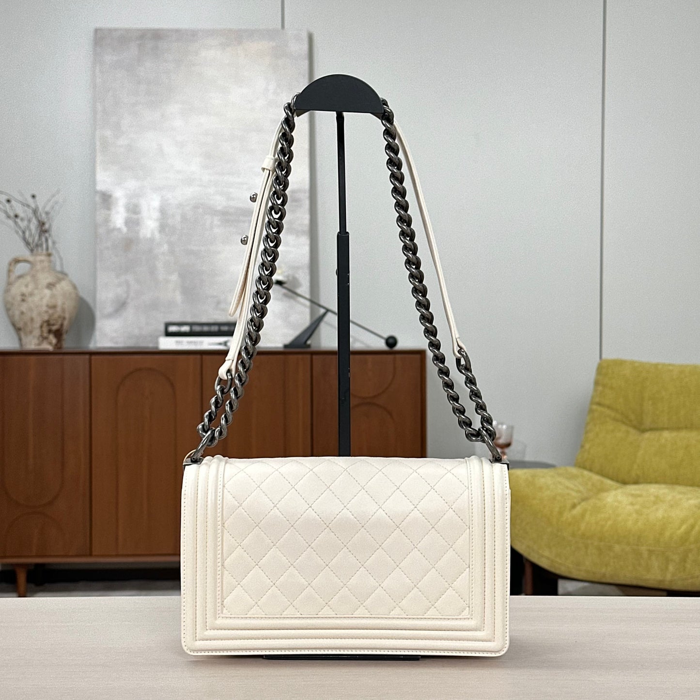 CHANEL LeboyBag25*15*7cm
3022607204232
